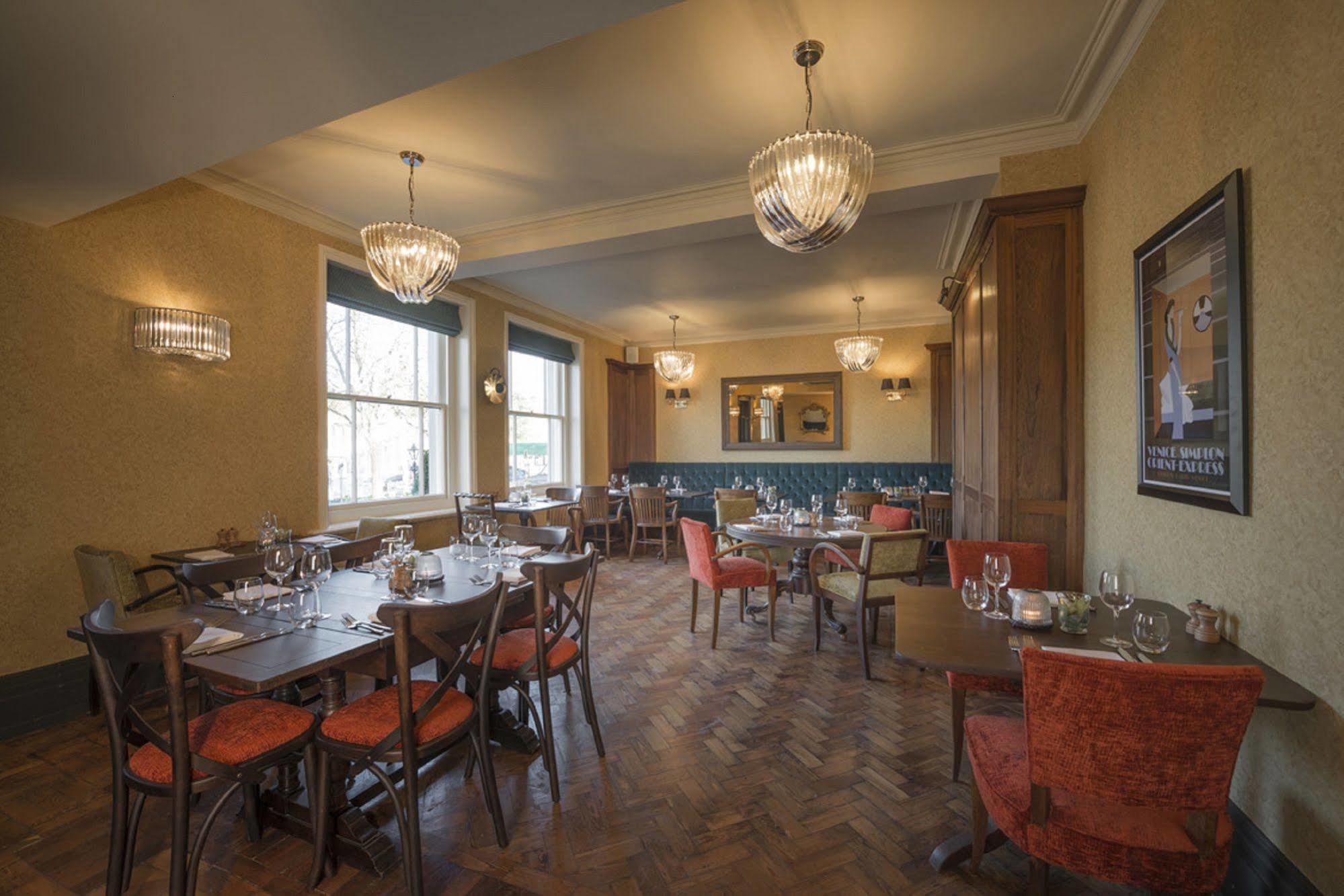 Harper'S Steakhouse With Rooms, Хейзлмир Экстерьер фото