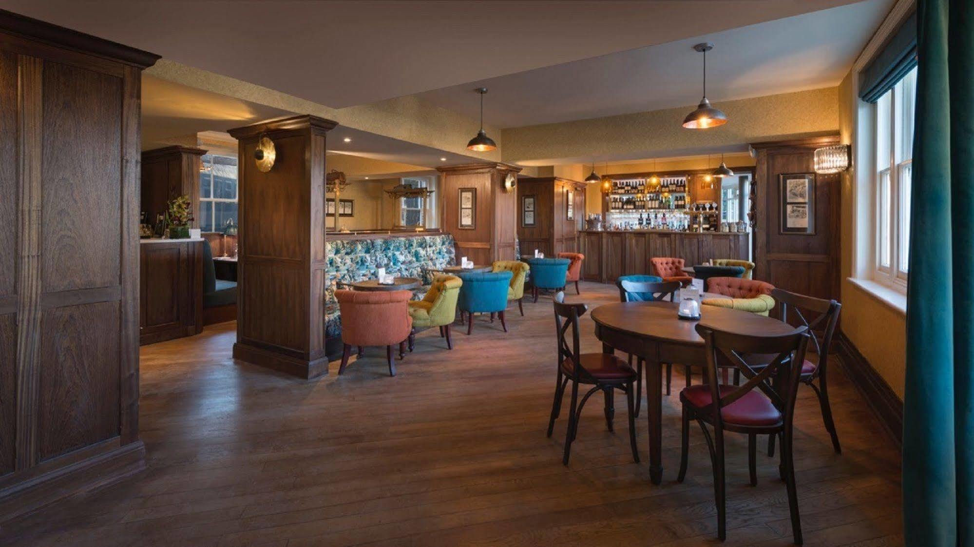 Harper'S Steakhouse With Rooms, Хейзлмир Экстерьер фото